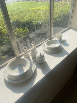 8-piece Service of Flower Garden Dinnerware Collection by Riviera Van Beers for Signature