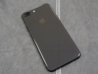 Apple iPhone 8 Plus 📱 – Compatible with All Carriers! Get Yours Today!