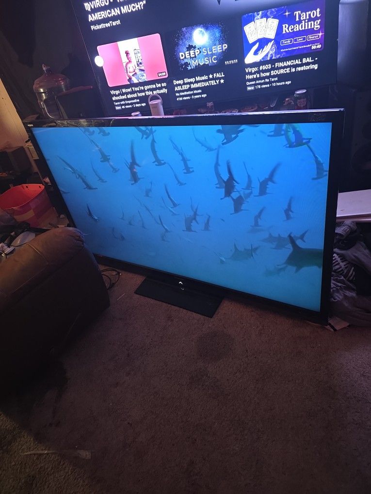 70" SHARP AQOUS LiQUiD CRYSTAL