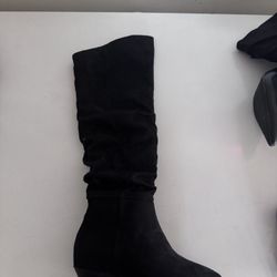 New Woman’s Boots Suede 