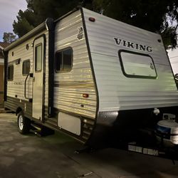 2018 COACHMAN VIKING