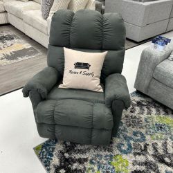 *NEW* Charcoal Recliner – Made in the USA! 🛋️🚛 FREE Curbside Delivery