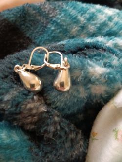 Ear rings $5.00 each