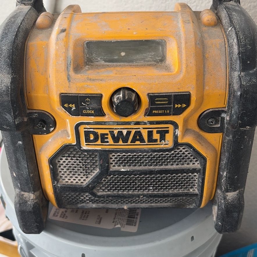 Dewalt Radio for Sale in Las Vegas, NV - OfferUp