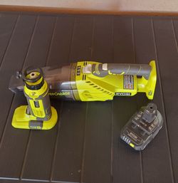 RYOBI HAND VACUUM AND CUT-OUT  TOOL WITH BATTERY