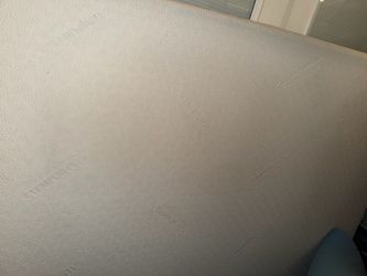 Queen tempurpedic mattress