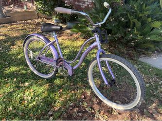 24” Schwinn beach cruiser bike in good shape