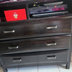 Bedroom Set Bed And Chest No Mattress