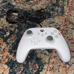 Full white wired Xbox controller for Xbox series S or X or Xbox one 