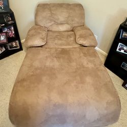 Super Comfy Reclining Chaise Lounge Chair 
