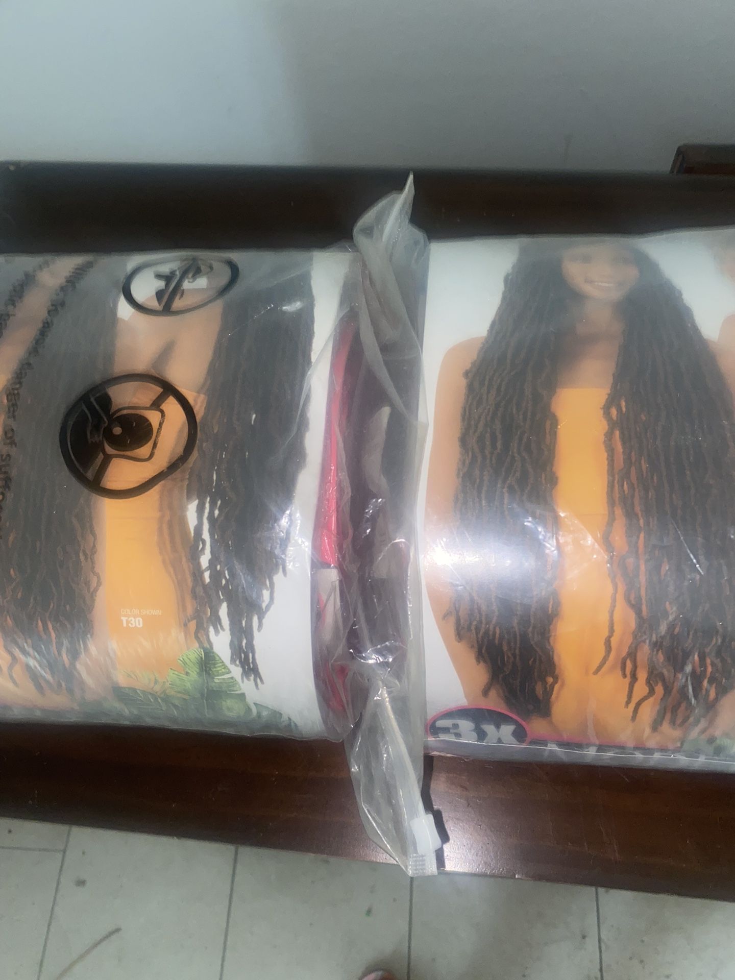 613 BLONDE HAIR FAUX LOCS