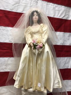 Beautiful Bride Porcelain Vintage Doll 20 inches tall (west side)