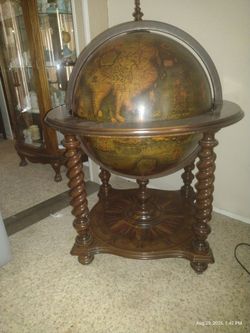 Vintage Old World Globe Bar Cabinet
