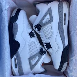 Jordan 4 Retro White Cement (2025) DS Size 9
