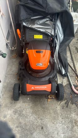 Yardforce Lawnmower With Cover