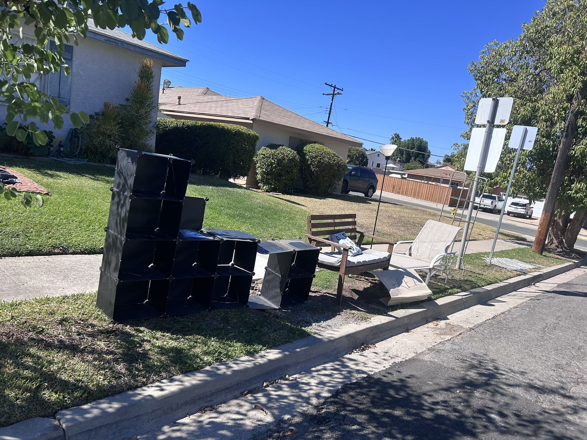 Free Stuff Until 3pm Today 10/19 -5609 Barclay Ave