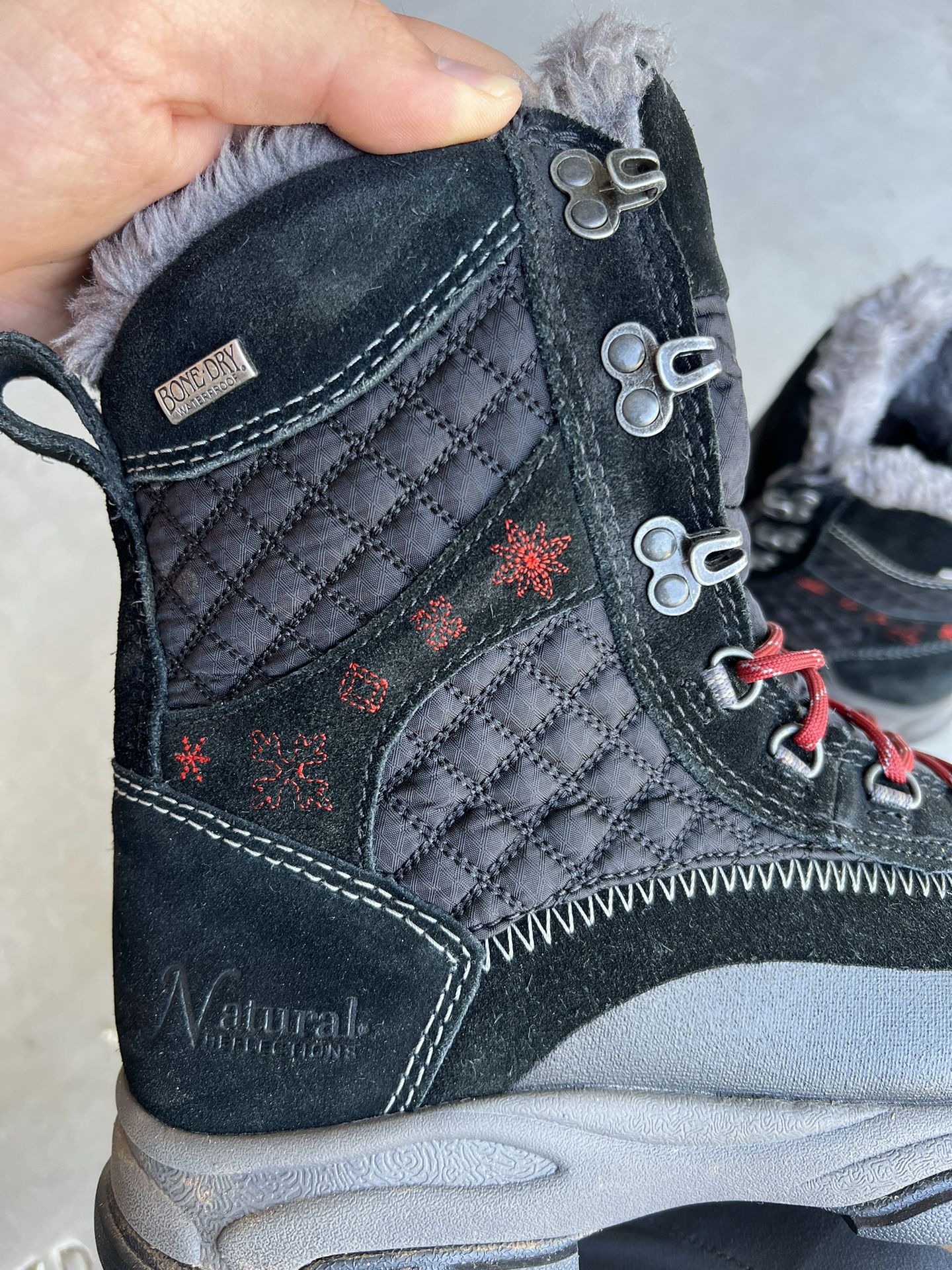 Natural Reflections Size 8.5 Snow Boots