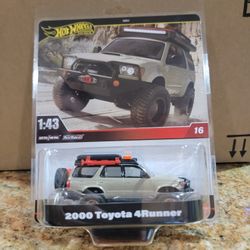 Hot Wheels Premium 1:43 2000 Toyota 4Runner Overlander Real Riders Desert Tan