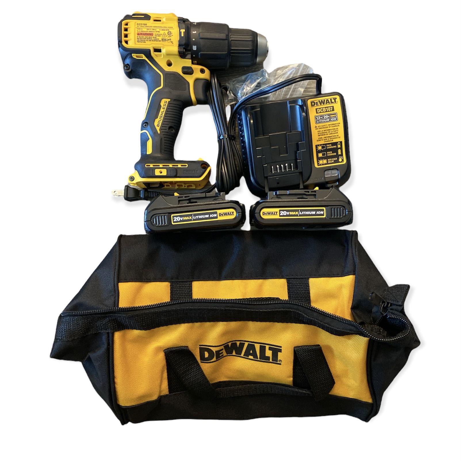 DEWALT ATOMIC 20-Volt MAX Cordless Hammer Drill w/ 2 Batteries, Charger, & Bag  DCD709