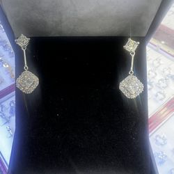 High Quality Princess Cut Diamond Earrings in 18K White gold