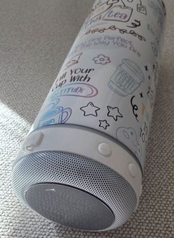 Tumbler with blue tooth