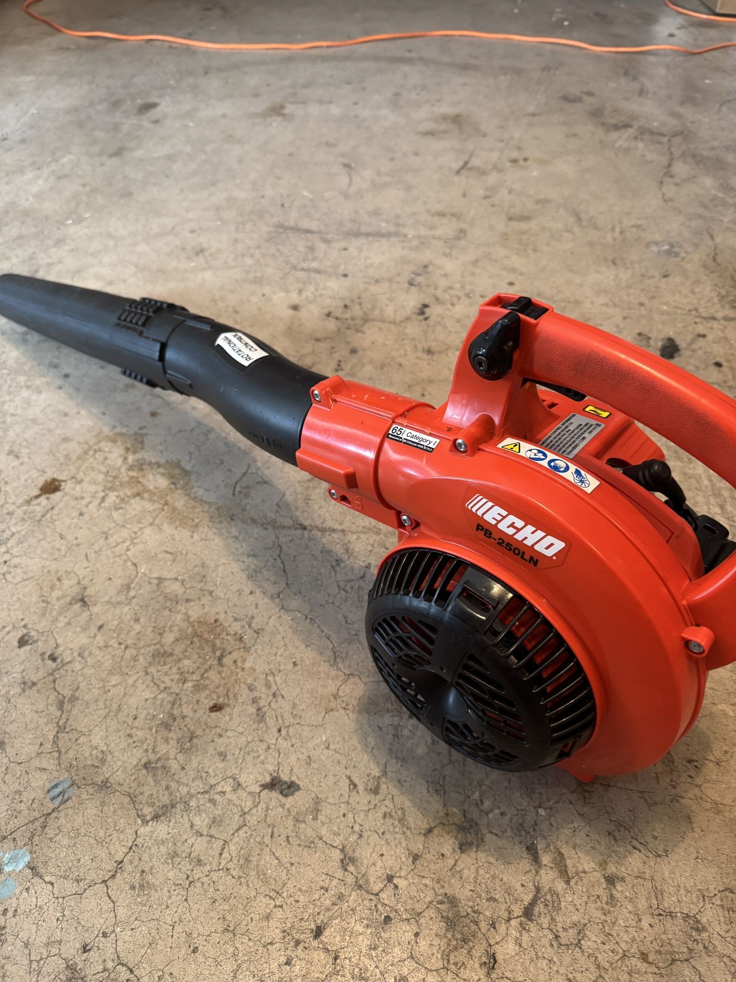 gas leaf blower