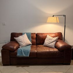 Sofa De Cuero / Leather Sofá 