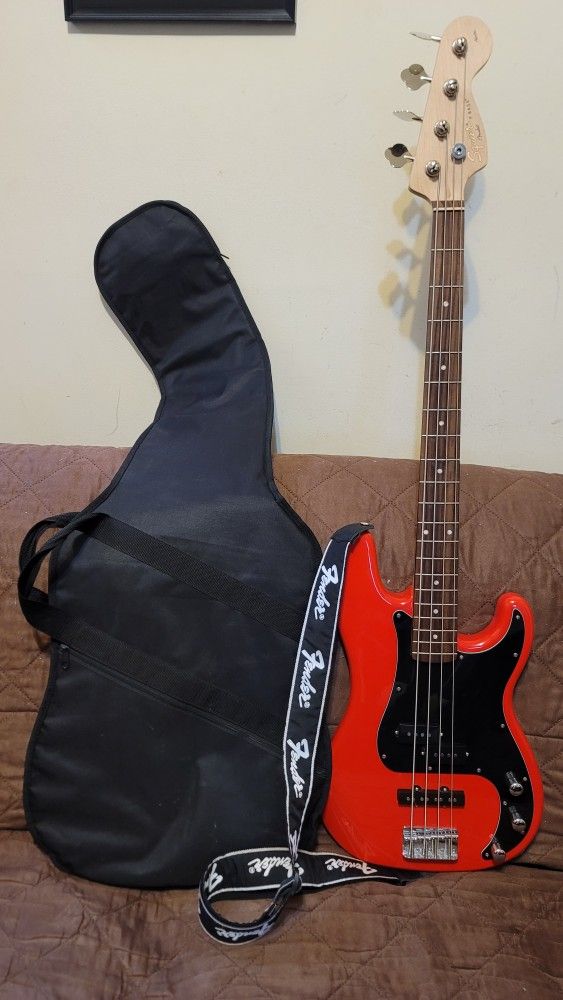 SQUIER P BASS AFFINITY SERIES CRAFTED IN CHINA ELECTRIC BASS IN RED COLOR.
