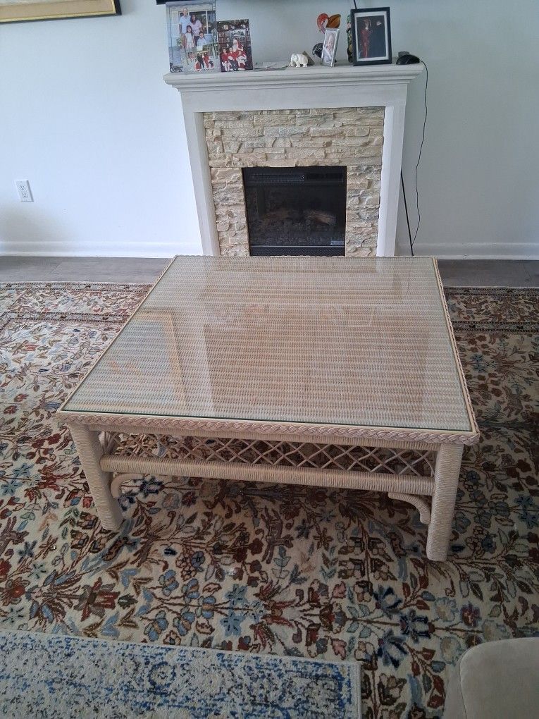 Center Table Henry Link Style