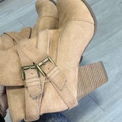 Women's Tan Suede Buckle Ankle Boots size 8 check more photos