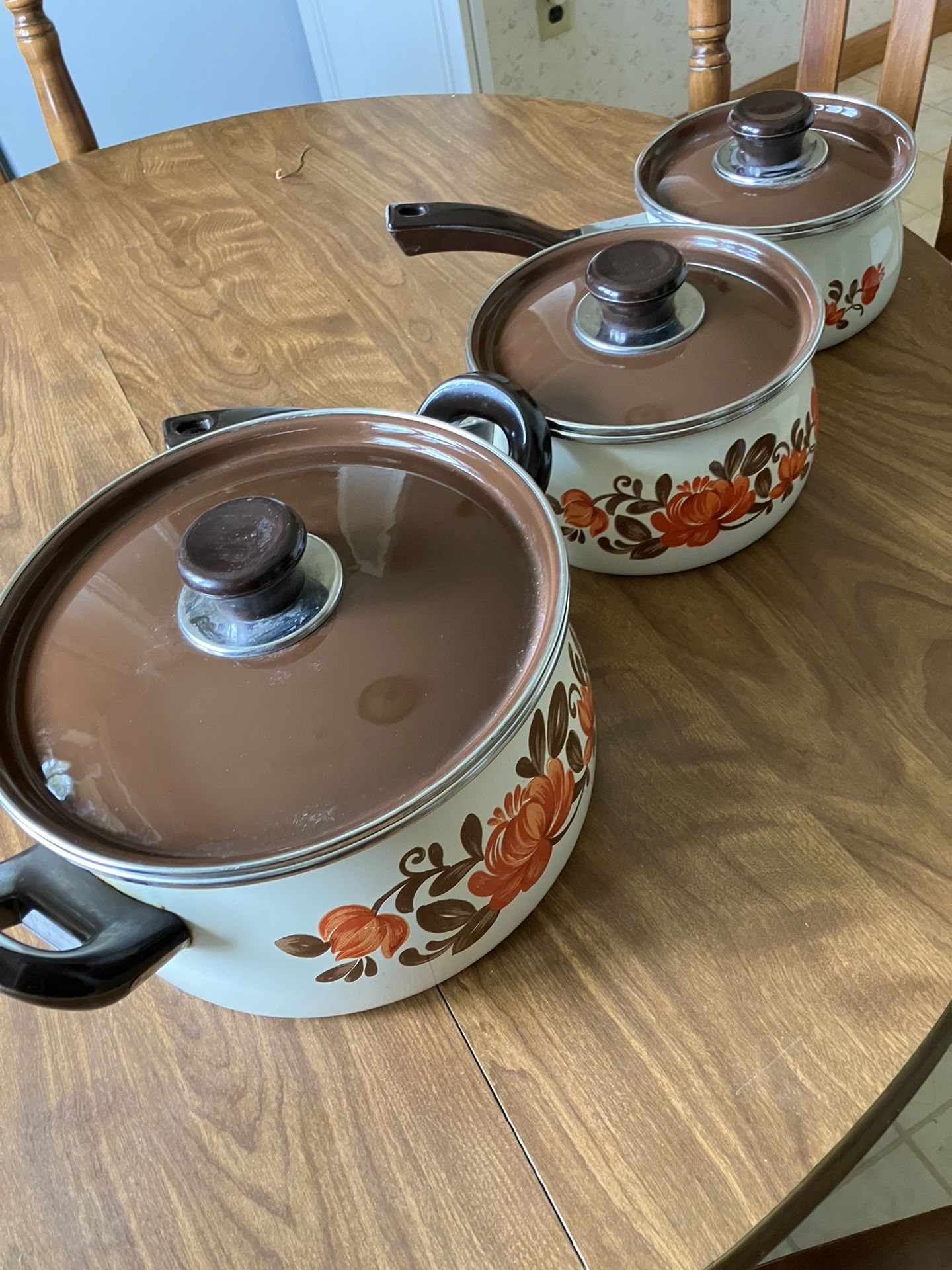  Vintage 1970’s Pot Set 