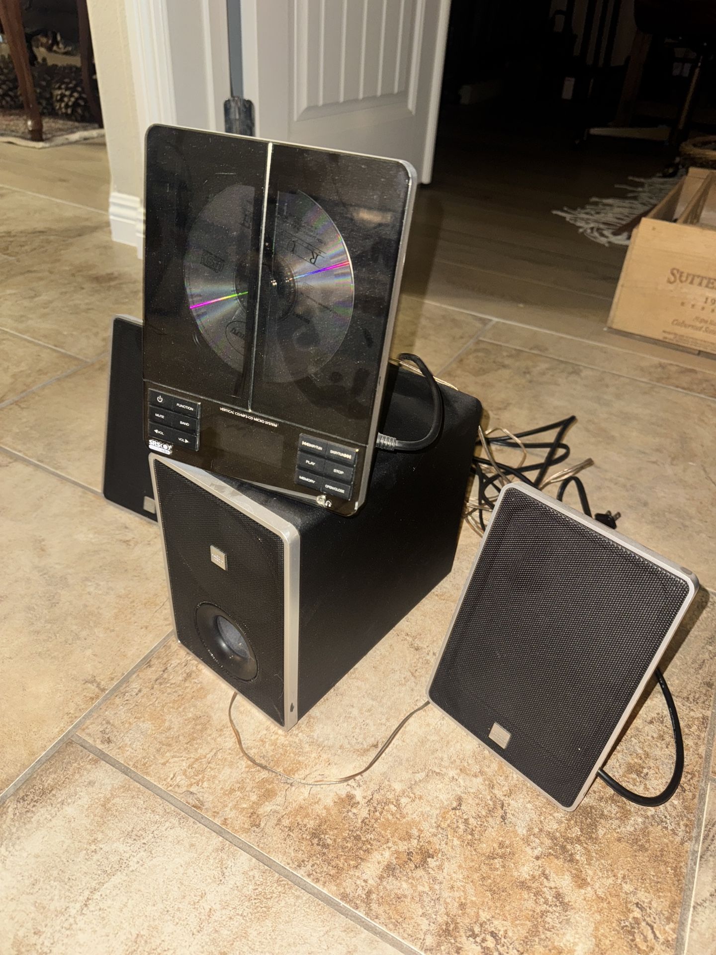 Pre-owned Vertical Cd / MP3 Micro System NXT Player Speakers