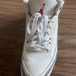 GOOD CONDITION JORDANS (: NO SMELL WHATSOEVER 