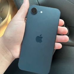iPhone 16e