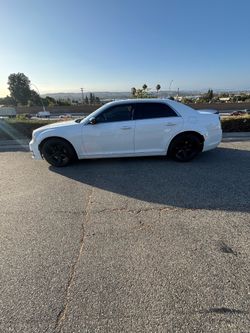 Chrysler 2016 300 limited edition v6