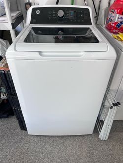 GE Washer - 2 years old (needs agitator reconnect).