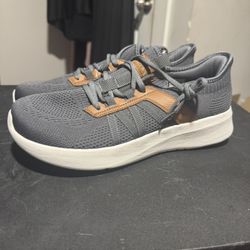 BNQ Gray Men’s Tennis Shoes- New Size 10.5