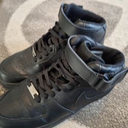 NIKE AIR MEN'S SIZE 9