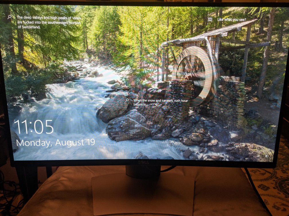 Dell SE2716H 27" Curved Monitor Full HD (1080p) 1920 x 1080 at 60 Hz