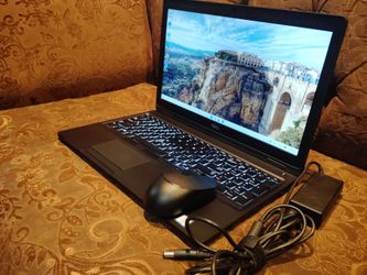 Laptop Dell Latitude 5580-core i5-8gb ram-128gb HD SSD solid-go-od for stud-ents.