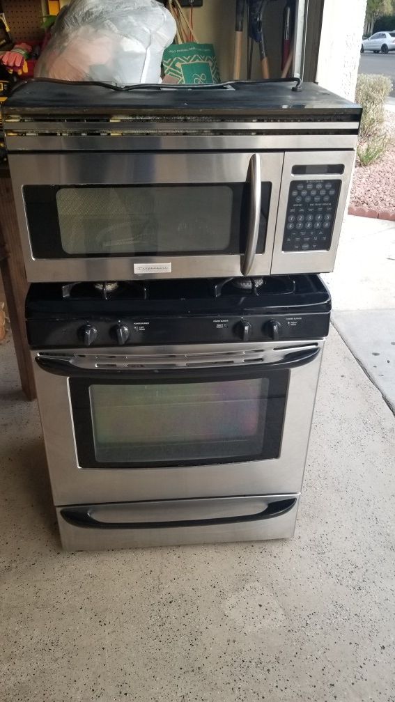 Stainless steel Gas stove and microwave for Sale in Las Vegas, NV OfferUp