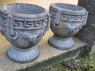 Vintage Stone Creek urn garden pots
