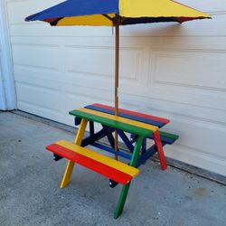 Kids Picnic Wooden Table with Parasol. NEW.

