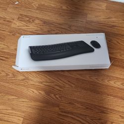 Microsoft Keyboard And Logitec Mouse