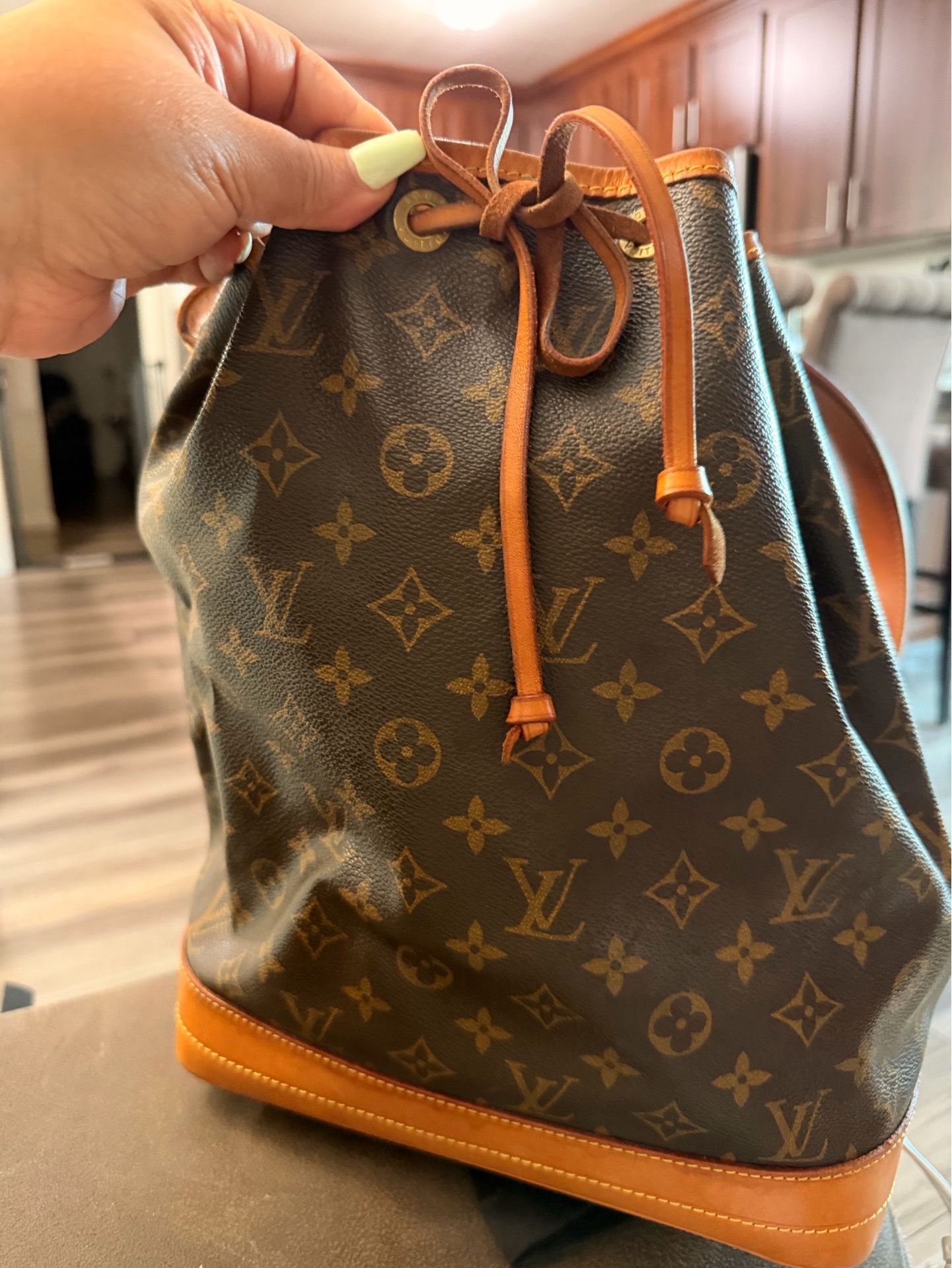 Authentic LV Noè