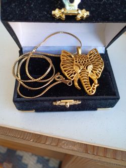 Vintage Gold-tone Elephant Pendant Necklace