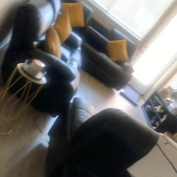 3 Piece Leather Recliner. Black