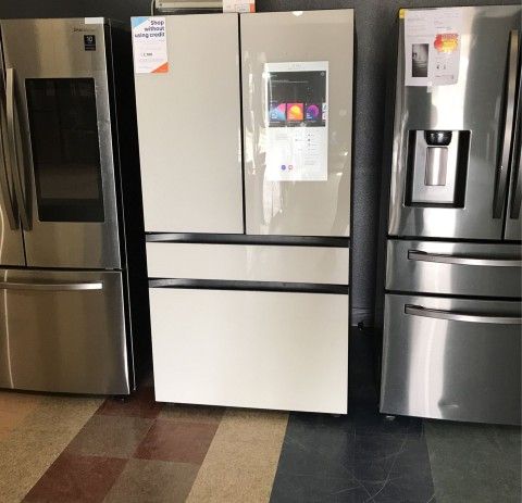 Samsung Bespoke French Door Refrigerator With Water AND Ice Dispenser π§β
AND Beverage Center π₯π₯ CM8S