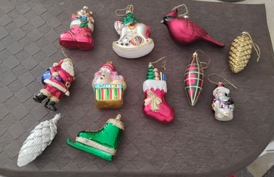 BLOWN GLASS CHRISTMAS ORNAMENTS