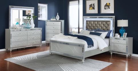 4 Piece Queen Bedroom Set